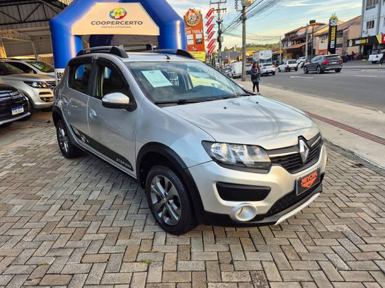 RENAULT SANDERO 1.6 STEPWAY 8V FLEX 4P MANUAL RENAULT SANDERO 1.6 STEPWAY 8V FLEX 4P MANUAL